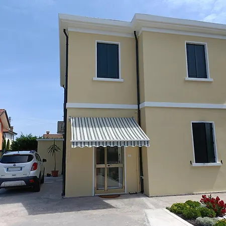 La Casa Gialla بيت للعطل